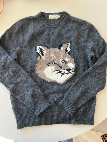 메종 키츠네 폭스 헤드 스웨터 그레이