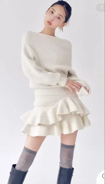 LILYBROWN 오프숄더 니트 셋업