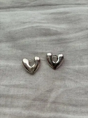 ANNIKA INEZ 하트 후프 귀걸이 S