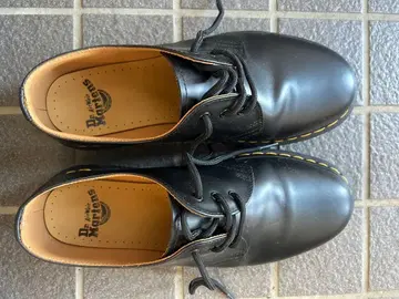 Dr. Martens UK7