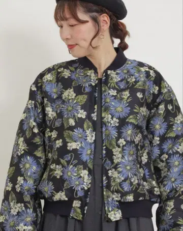 SM2 사만사 모스모스 꽃무늬 고블랑 직조 충전솜 블루종 블루