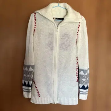 BISOU DEVE 화이트 니트 가디건 65 사이즈 S/M