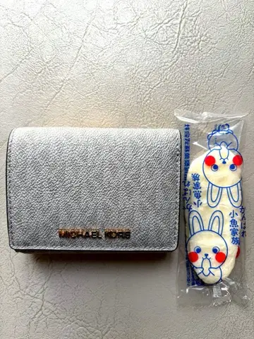 MICHAEL KORS 그레이 3단 폴더형 지갑