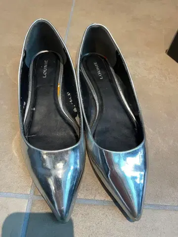 LOUNIE 실버 플랫슈즈 24.5cm