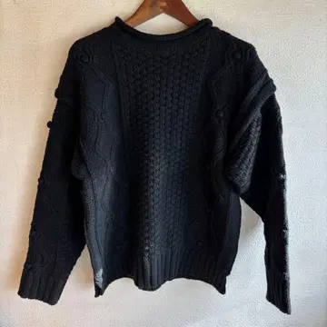 블랙 케이블 짜임 긴팔 스웨터