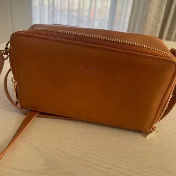 kippis 브라운 숄더백