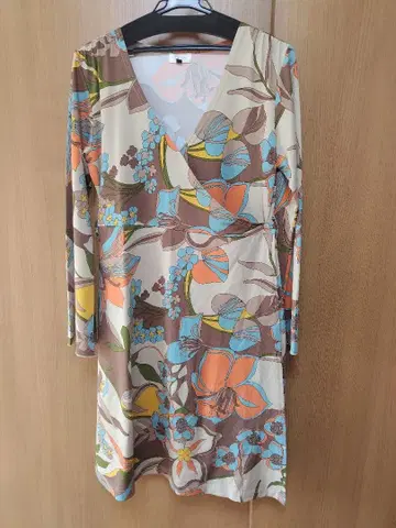 플로럴 프린트 랩 드레스 긴팔