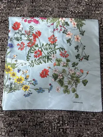 [ 새상품급 ] 투모로우랜드 이탈리아제 스카프 보타니컬 실크