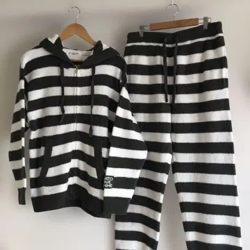 미사용 새상품 GELATO PIQUE 플리스 룸웨어 세트 카키 M