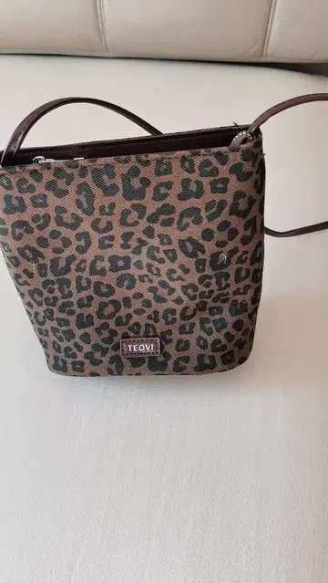 레오파드 무늬 숄더백