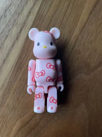 헬로키티 베어브릭 핑크 약 7cm