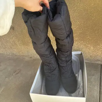 PEACH JOHN 블랙 다운 부츠 8317