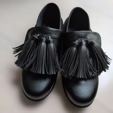 ANTIQUA tree cafe 프린지 블랙 로퍼