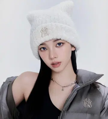 한국 한정 MLB Korea 비니 크림 카리나 착용