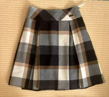 블루 레이블 크레스트브릿지 체크 무늬 스커트 36