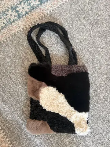 Casselini 캐세리니 페이크퍼 토트