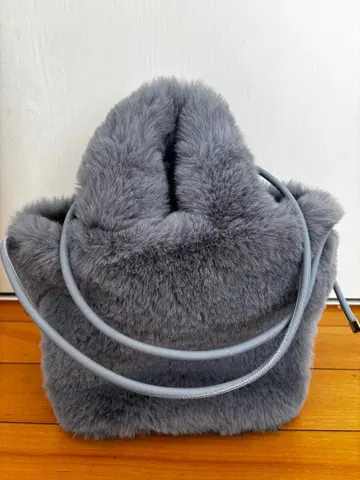 PLST 퍼 백 그레이 플라스테