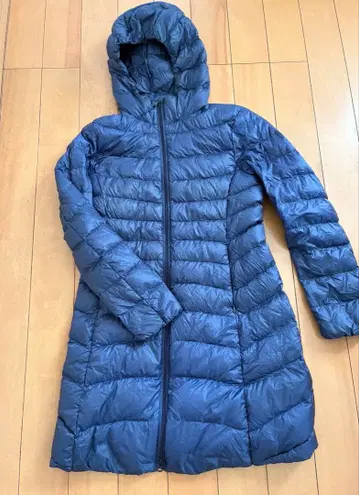 유니클로 네이비 다운 자켓 후드 부착 M 사이즈