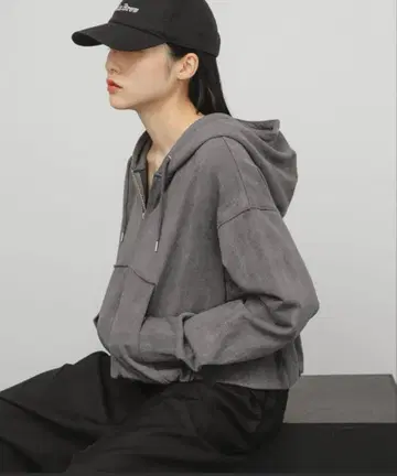 [미사용 새상품] KBF 프론트 ZIP 숏 후디