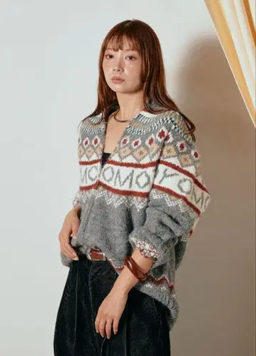 ESICA 노르딕 무늬 지퍼 니트탑