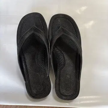 블랙 비치 샌들