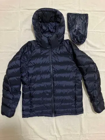 UNIQLO 울트라 라이트 다운 파카 (3D 컷) 남성용 M 네이비