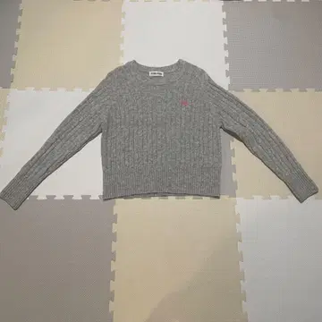 케이블 무늬 자수입 풀오버 니트