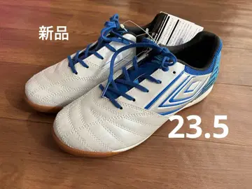 새상품 엄브로 풋살화 축구화 화이트 23.5cm