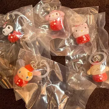 산리오 캐릭터즈 딸기 표시 액세서리