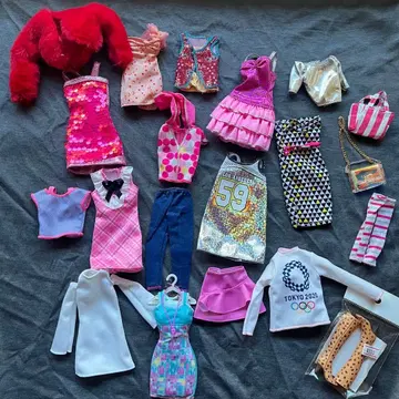 바비 아웃핏 의류 묶음