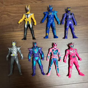 가면라이더 피규어 7체 세트 케이스 포함