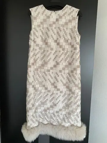 새상품급 그레이스 콘티넨탈 29435176-0 원피스 슬리브리스