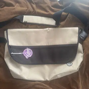 컨디션 최상 KEBOZ 케보즈 메신저 백 숄더백 베이지