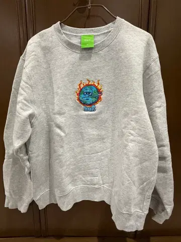 HUF 맨투맨 지구 로고 그레이