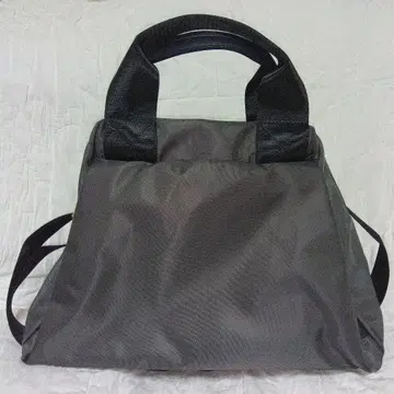 그레이 토트백 외 포켓 부착