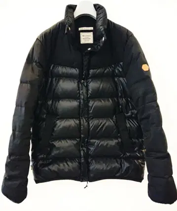 ROIAL 블랙 다운 자켓 M 사이즈