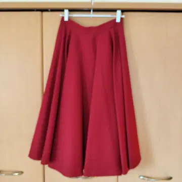 그레이스 콘티넨탈 종아리 기장 스커트