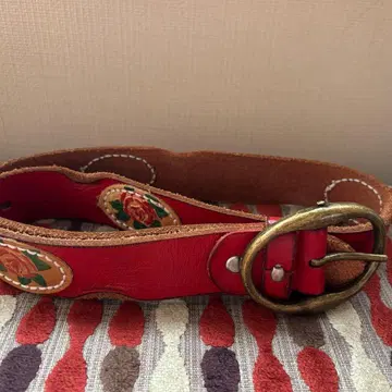 가죽제 빨간 장미 자수 벨트