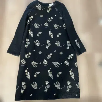 안티파스토 자수 원피스