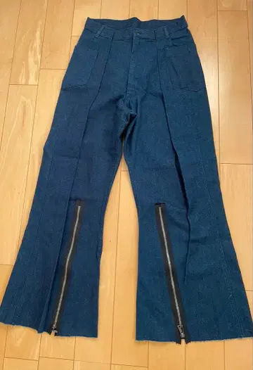 유미 ARIA 지퍼 플레어 데님 새상품 미사용