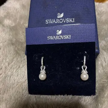 Swarovski 펄 장식 귀걸이