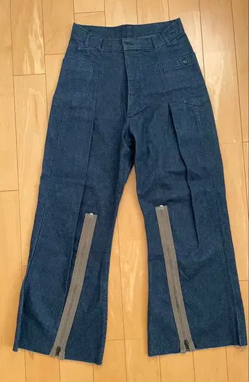 유미 ARIA 지퍼 달린 다크 블루 데님