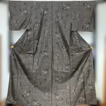 오시마 명주 그레이와 화이트 꽃무늬 톨 사이즈 B