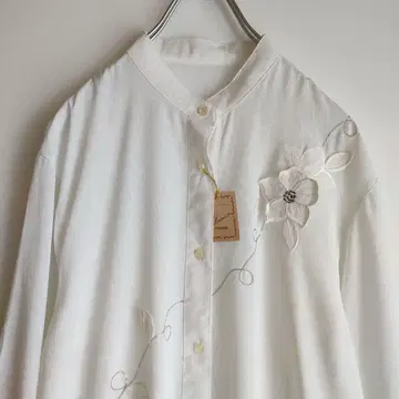 미사용 화이트 블라우스 꽃 레이스 자수 빈티지 디자인 블라우스