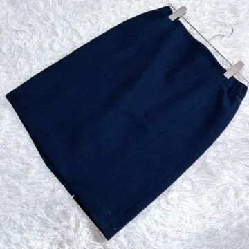 [새상품급] 그린 라벨 릴랙싱(40) 타이트 미디 스커트 네이비