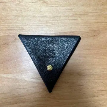 IL BISONTE 삼각형 코인 케이스 블랙