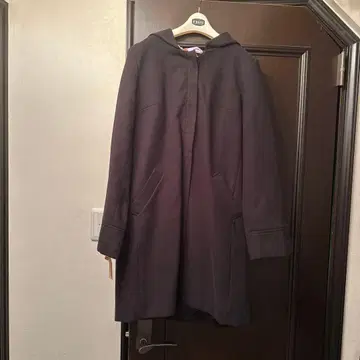 후드 부착 체스터 코트 블랙