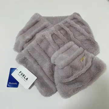 FURLA 인조 모피 웨이비 머플러