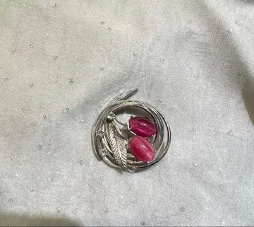 체리 실버 브로치