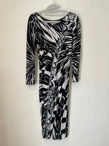 [ 새상품급 ] EMILIO PUCCI 에밀리오 푸치 원피스